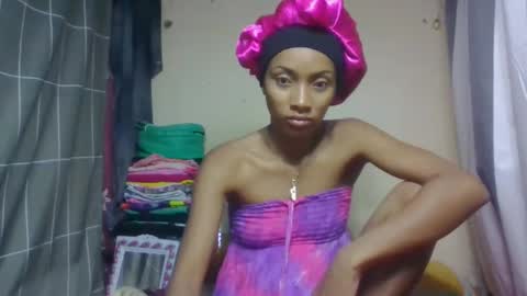 Snapshot of ninaeaa chatting on 04/06/26, 09:27 ninaeaa online show from 04/06/26, 09:27