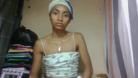 Snapshot of ninaeaa chatting on 04/18/26, 05:00 ninaeaa online show from 04/18/26, 05:00