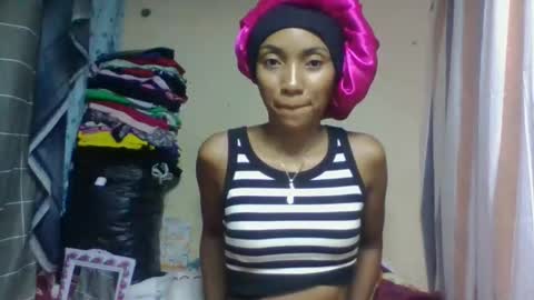 Snapshot of ninaeaa chatting on 05/19/26, 07:53 ninaeaa online show from 05/19/26, 07:53