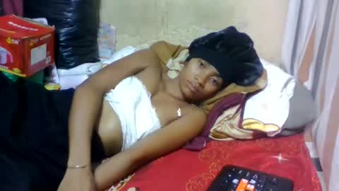 Snapshot of ninaeaa chatting on 05/28/26, 08:33 ninaeaa online show from 05/28/26, 08:33
