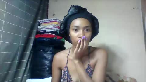 Snapshot of ninaeaa chatting on 06/11/26, 05:16 ninaeaa online show from 06/11/26, 05:16