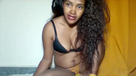 Snapshot of ninah_rise chatting on 10/07/25, 02:31 ninah_rise online show from 10/07/25, 02:31