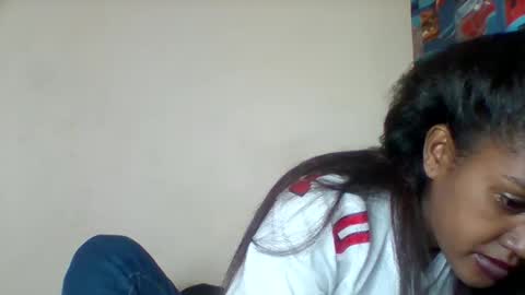 Snapshot of ninah_rise chatting on 12/15/25, 07:34 ninah_rise online show from 12/15/25, 07:34