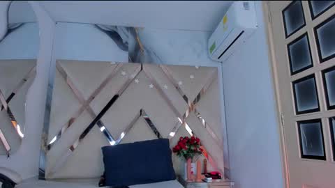 ninahtx online show from 11/24/25, 09:03