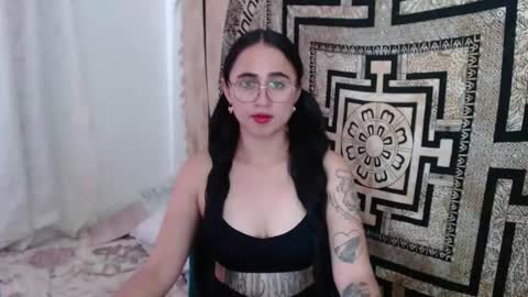 N I N A online show from 01/28/25, 07:21