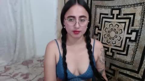 N I N A online show from 02/05/25, 03:31