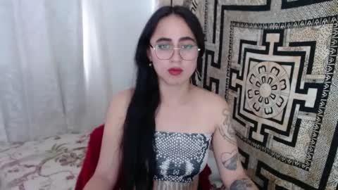 N I N A online show from 02/08/25, 03:21
