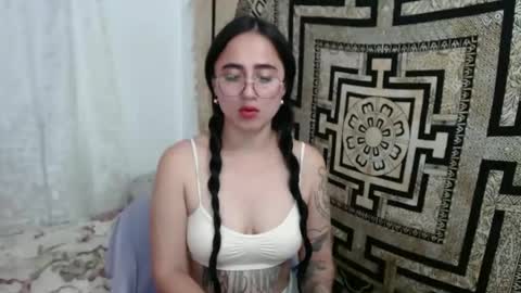N I N A online show from 02/13/25, 06:16