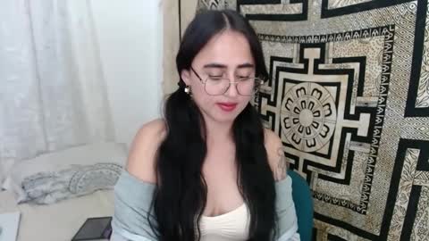 N I N A online show from 03/06/25, 10:26