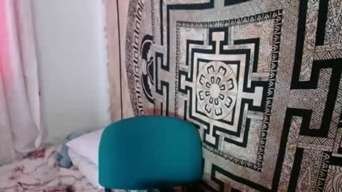 N I N A online show from 09/22/25, 02:30