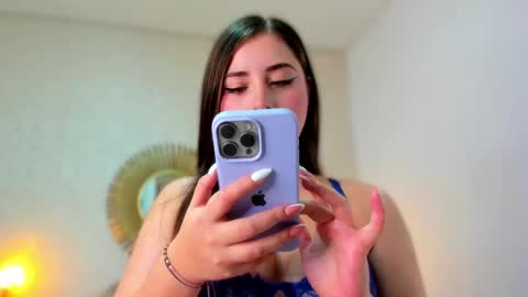 Snapshot of ninalens_cs chatting on 10/29/25, 07:04 ninalens_cs online show from 10/29/25, 07:04