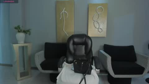  Nina  online show from 02/06/26, 05:27