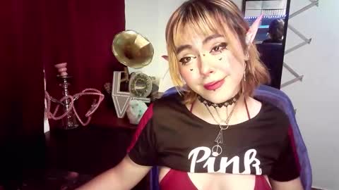 Snapshot of ninamon206063 chatting on 11/06/25, 03:35 NIina Mon online show from 11/06/25, 03:35