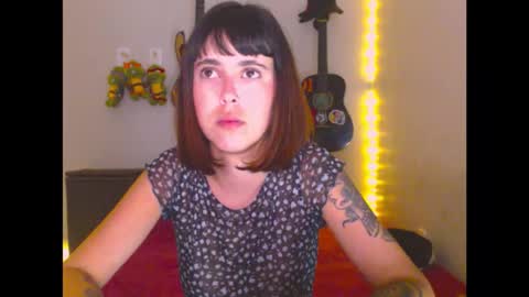 ninapellegrini17 online show from 10/21/25, 11:38