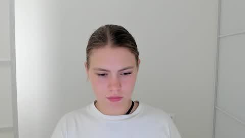 ninarihh online show from 09/13/25, 11:43