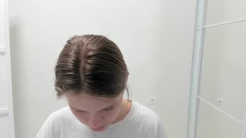 ninarihh online show from 09/18/25, 11:34