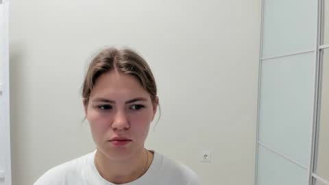 ninarihh online show from 09/23/25, 10:40