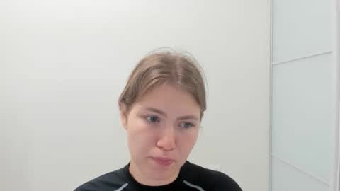 ninarihh online show from 10/05/25, 09:07