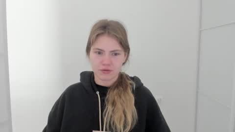 ninarihh online show from 10/10/25, 08:57