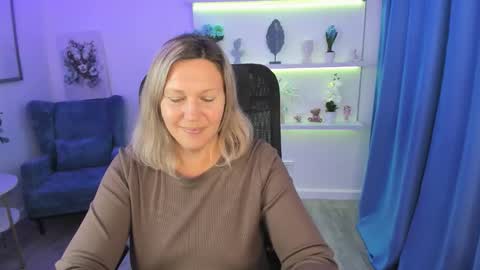 ninastarle online show from 09/13/25, 11:32