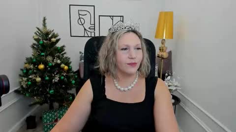 Snapshot of ninastarle chatting on 12/18/25, 11:38 ninastarle online show from 12/18/25, 11:38