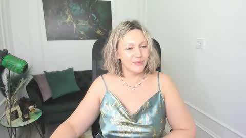 Snapshot of ninastarle chatting on 03/17/26, 10:40 ninastarle online show from 03/17/26, 10:40