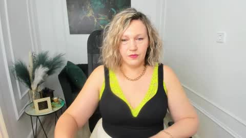 Snapshot of ninastarle chatting on 04/10/26, 04:50 ninastarle online show from 04/10/26, 04:50