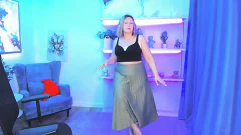 Snapshot of ninastarle chatting on 05/18/26, 04:29 ninastarle online show from 05/18/26, 04:29