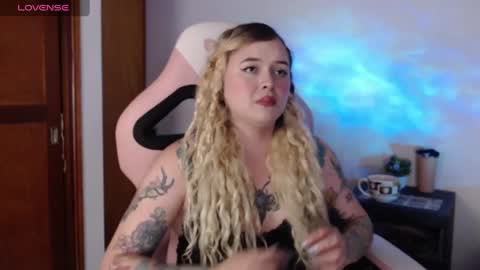 Snapshot of ninaxxstorm chatting on 09/28/25, 04:40 Nina online show from 09/28/25, 04:40