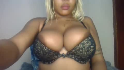 Snapshot of niney333 chatting on 04/20/26, 10:18 sexy niney online show from 04/20/26, 10:18