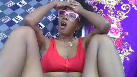 Snapshot of ninie246746 chatting on 04/14/26, 06:41 ninie246746 online show from 04/14/26, 06:41