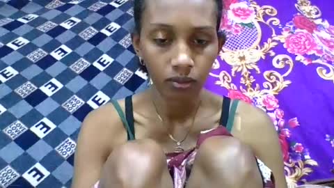 ninie246746 online show from 07/04/26, 05:57