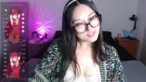 Ninimoon online show from 10/05/25, 02:32