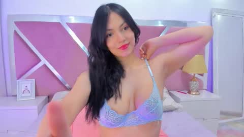 Snapshot of ninnavous chatting on 01/19/26, 12:42 Ninna online show from 01/19/26, 12:42