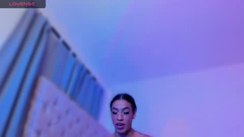 Snapshot of ninonbeart chatting on 05/15/26, 11:01 Ninon Beart online show from 05/15/26, 11:01