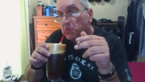 Dennis online show from 10/13/25, 01:44