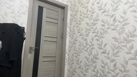 niravoid online show from 10/27/25, 08:24