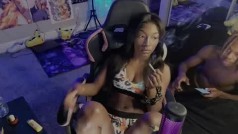 Snapshot of niviawolfe chatting on 09/23/25, 07:44 NIVIA WOLFE online show from 09/23/25, 07:44