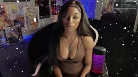 Snapshot of niviawolfe chatting on 12/04/25, 01:48 NIVIA WOLFE online show from 12/04/25, 01:48