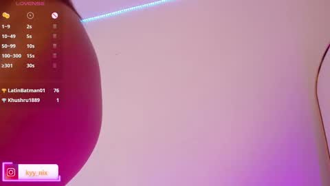 Snapshot of nix_kyy chatting on 10/11/25, 06:34 Nicki  online show from 10/11/25, 06:34