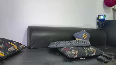 Nicolas Muscle online show from 12/28/24, 09:09