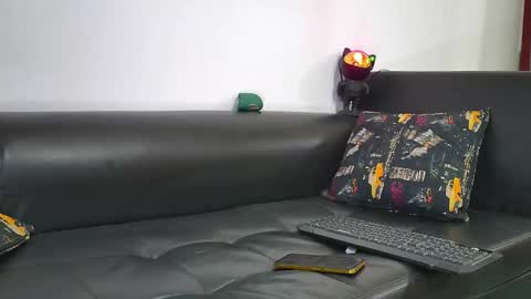 Nicolas Muscle online show from 01/18/25, 10:49