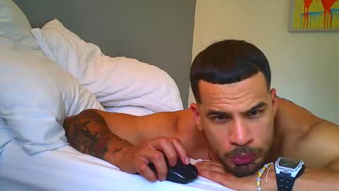 Nicolas Muscle online show from 03/02/25, 09:22