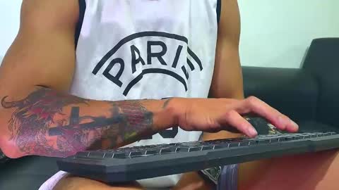 Nicolas Muscle online show from 03/10/25, 07:53