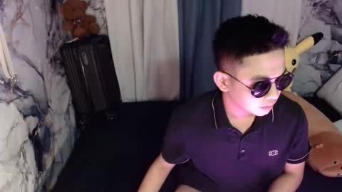 njay_16 online show from 10/19/25, 03:01