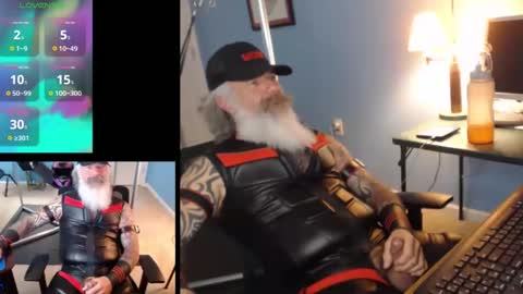 Snapshot of njdbear chatting on 12/01/24, 09:48 Don online show from 12/01/24, 09:48