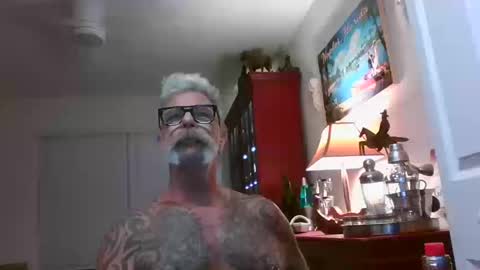 Snapshot of njdbear chatting on 10/11/25, 12:54 Don online show from 10/11/25, 12:54