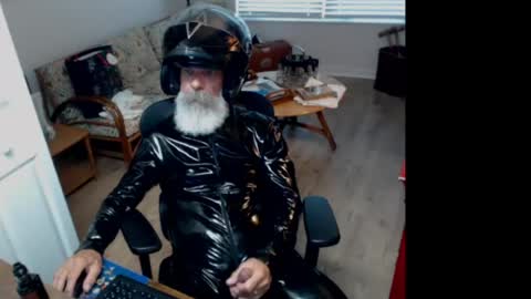 Snapshot of njdbear chatting on 06/25/26, 09:08 Don online show from 06/25/26, 09:08