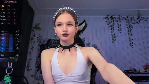 Snapshot of nloraaa chatting on 12/08/24, 11:51 Tears Lora online show from 12/08/24, 11:51