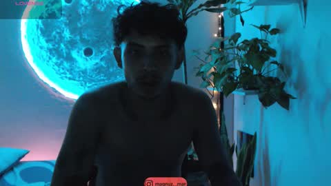 Snapshot of no_face_69 chatting on 11/27/25, 01:18 x online show from 11/27/25, 01:18